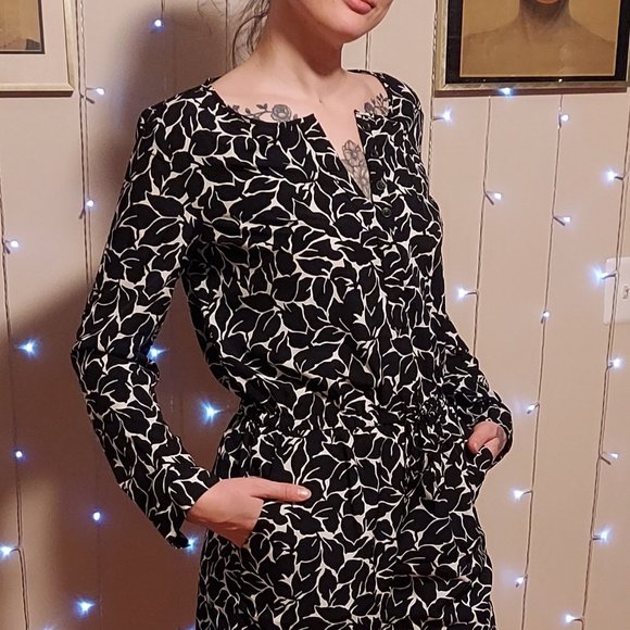 Ann Taylor Loft Drawstring Long Sleeve Short Jumpsuit Size 4 - Picture 3 of 10